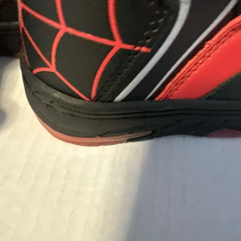 Marvel Spider-Man Toddler Snow Boots Size 6M Light Up Winter Shoes NEW